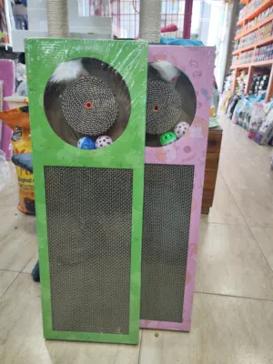 خداشة قطط مع سلك حديد و فارة و طابات من الداخل