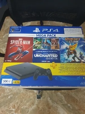 Ps4 in good condition, 2 controllers, and many games
