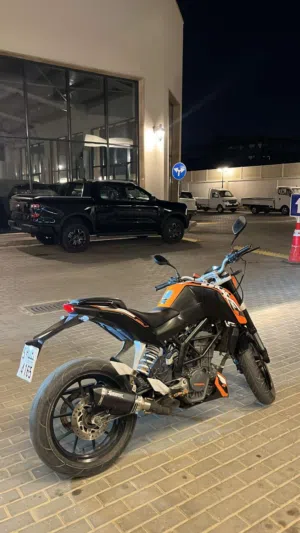 كي تي ام دوكاتي 200 cc بحاله ممتازه