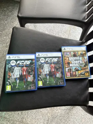 اقراص فيفا 26 عدد 2 وgtav قرص واحد سعر القرص الفيفا الواحد55الف وال gta سعره 25الف