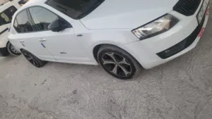 سكودا اوكتافيا صالون منور 1600 قير عادي اصل عمومي منفوضه صح