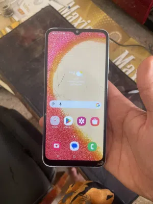 Samsung Galaxy A04e 32 GB in Tripoli