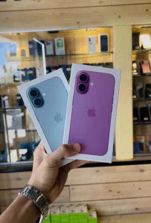 iPhone 16 العادي