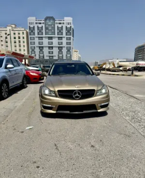 Mercedes C300 AMG Package 2010 W204 صيانة كاملة حالة ممتازة