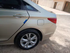 Used 2011 Hyundai Sonata Limited Coupe with GCC Specs, Auto, Diesel, Beige Interior
