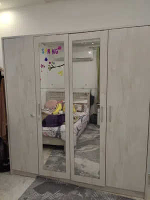 اثاث بحالة جيدة للبيع..