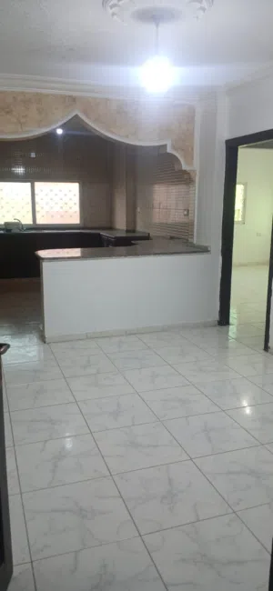 120 m2 3 Bedrooms Apartments for Rent in Zarqa Hay Shaker