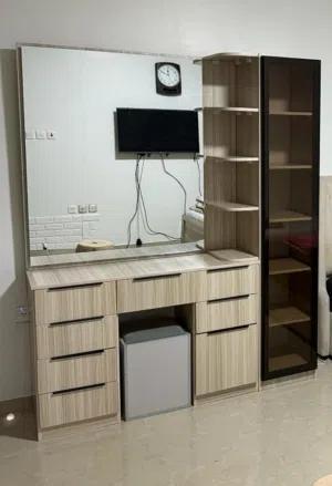 تسريحة مضيئة مع دولاب