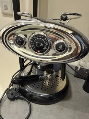 Illy coffee machine