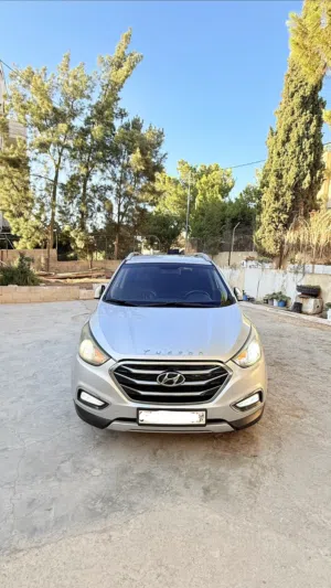توسان 2015 و 4*4 بسعر مميززززززز جدا