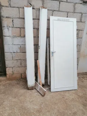 باب خشب حمام مستعمل للبيع