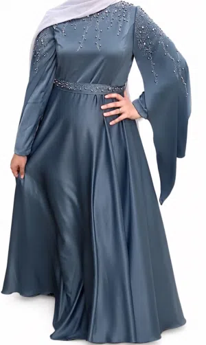 فستان للبيع لبسه واحده