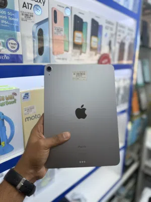 Apple iPad Air M2 11inch clean Amazing less use device