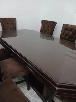 طاوله سفره فخمه جدا استعمال خفيف للبيع