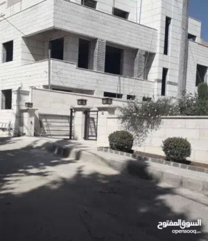 1000 m2 More than 6 bedrooms Villa for Sale in Amman Dabouq