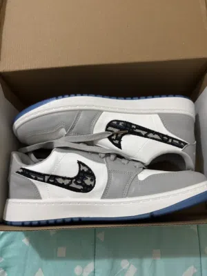 DIOR x NIKE AIR SHOES SIZE 43