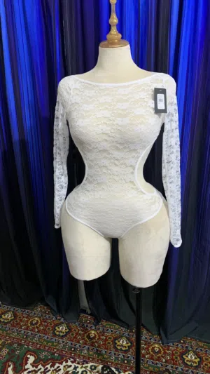 سحر الدانتيل الابيض لأنكِ تستحقين الأجمل