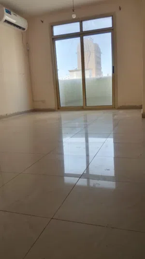 استديو كبيرا