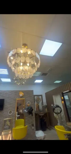 صالون نسائي للبيع بكامل معداته