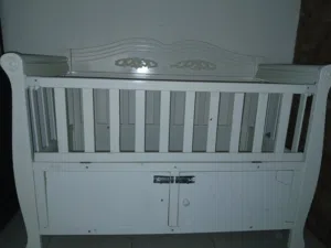 سرير اطفال للبيع