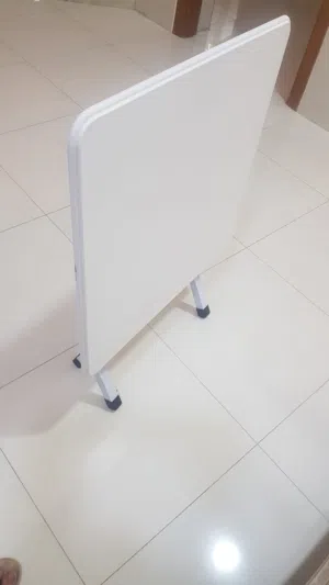 ميز طعام