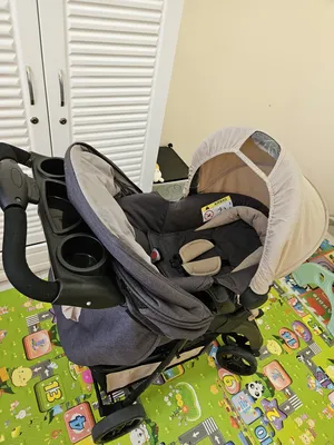 car seat and pram for sale