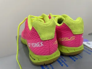 Yonex SHB Aerus Badminton Shoes in Bright Pink - EU 37 - Looks new used 3 times only!