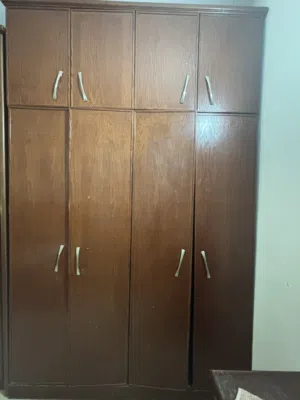 خزانة مع تسريحة