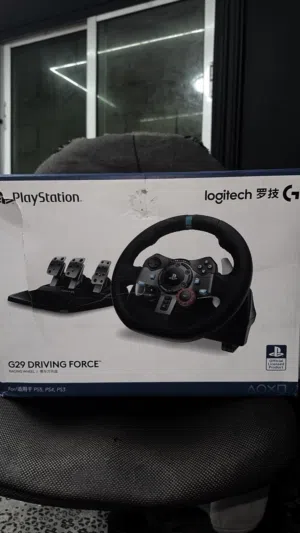 ستيرنق لوجيتك Logitech G29 مع الدعاسات (والقير) - نظيف جداً وكامل ملحقاته