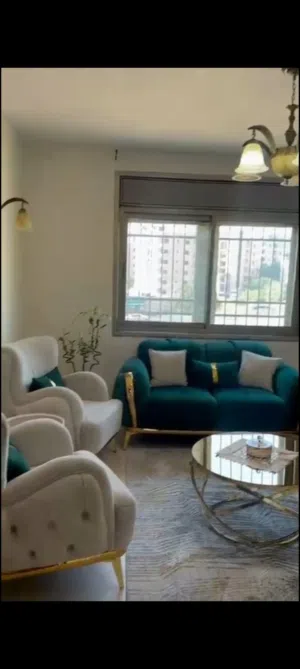 شقه للبيع في عين منجد مساحه 175 طابق ثالث جاهزه للسكن