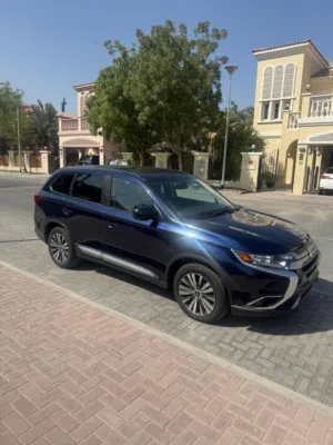 2019 MITSUBISHI OUTLANDER, ES