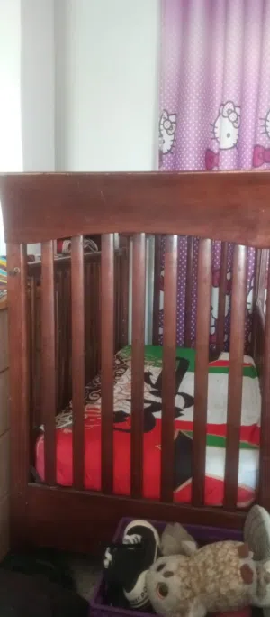للبيع تخت اطفال 35 دينار قابل للتفاوض