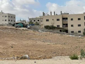 ارض للبيع - عطل الرصيفة- رجم الجيش