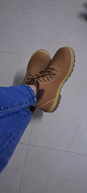 Man shoes for sell with free pant