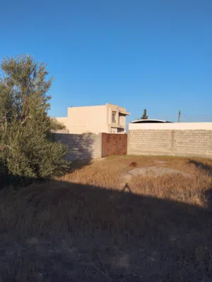 ارض للبيع بالقرب من كارفور