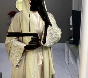 عابية كشخه للبيع لونها نادر وجميل تنفع للطلعات الحلوه والكافيهات