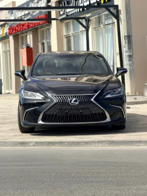 Lexus model 2019 gcc space accident free good condition full option