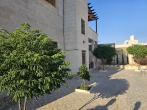 340 m2 4 Bedrooms Townhouse for Sale in Zarqa Graiba