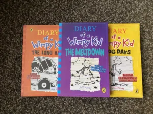 3 كتب Diary of a Wimpy Kid أصلية – حاله ممتازه