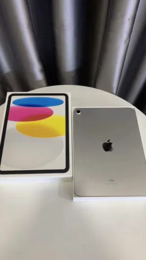 Apple iPad 128 GB in Al Dakhiliya