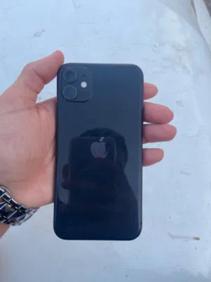 Apple iPhone 11 64 GB in Tripoli