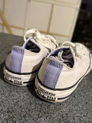 White converse shoes low cut