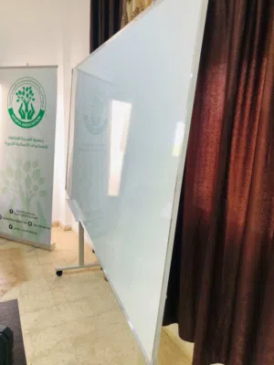 لوح وايت بورد اكبر تعليق حيط حجم مقاس 2.40 متر55 دينار وجهين ابيضّ