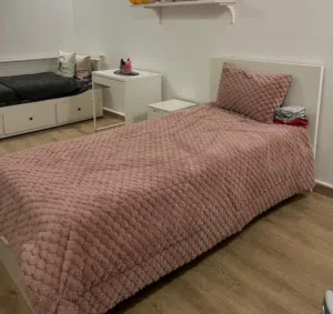 غرفة نوم فردية بفراشها اثاث ايكيا الله ايبارك