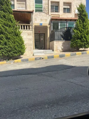 شقه ديلوكس بحالة ممتازه
