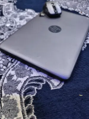 لابتوب hp جديد حجم صغير مستخدم شهر ونص  وشكلة مثل ما واضح بالصور