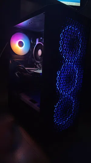 تجميعة PC كاملة للبيع بسعر مناسب وبيها مجال