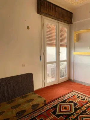 حوش 3 ادوار للبيع في شارع عشرين ( بالقرب من العيادة ) ب350 الف