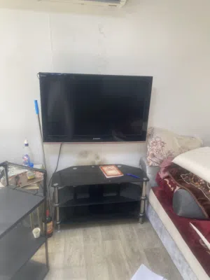 كرسي طاوله تلفزيون