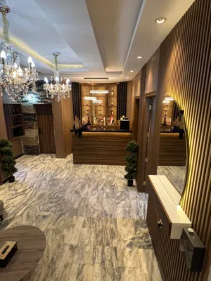 دار تجاري للايجار في المنصور / بغداد